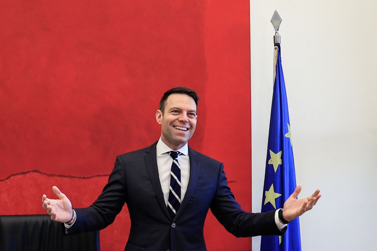 Κασσελάκης: Το τριήμερο εργασίας στις Σπέτσες θα έχει διασκέδαση –  Με σκάφος θα πάει ο Ευ. Αποστολάκης