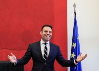ΣΥΡΙΖΑ: «Ναι» και με κομματική πειθαρχία από Κασσελάκη για το νομοσχέδιο για τα ομόφυλα ζευγάρια