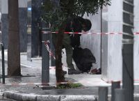 Συναγερμός στην ΕΛ.ΑΣ. για ύποπτη βαλίτσα στην Μητροπόλεως [pics]