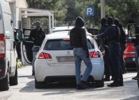 Στην Ευελπίδων οι συλληφθέντες για τις δολοφονίες Ρουμπέτη και Σκαφτούρου [vid]