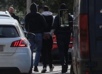 Ποινική δίωξη για 9 κακουργήματα και 7 πλημμελήματα ασκήθηκε στους συλληφθέντες ομογενείς