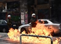 Εξάρχεια: Επιθέσεις με μολότοφ από αγνώστους μετά το πανεκπαιδευτικό συλλαλητήριο