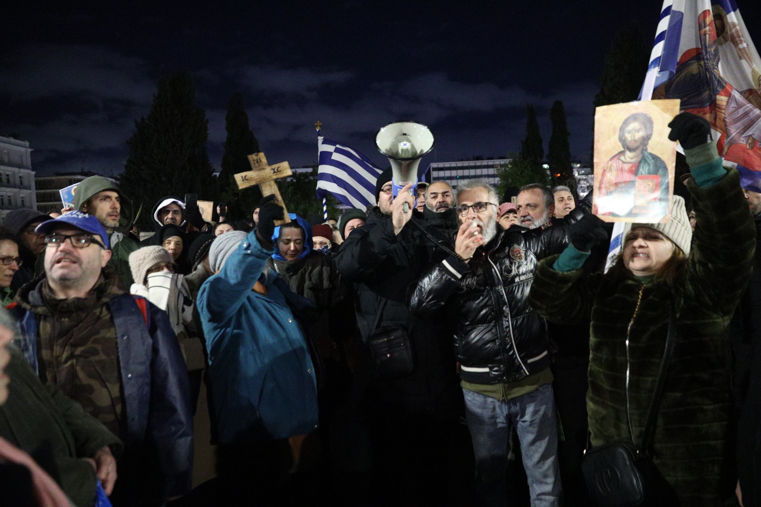 Συγκέντρωση στο Σύνταγμα κατά του νομοσχεδίου για τα ομόφυλα ζευγάρια
