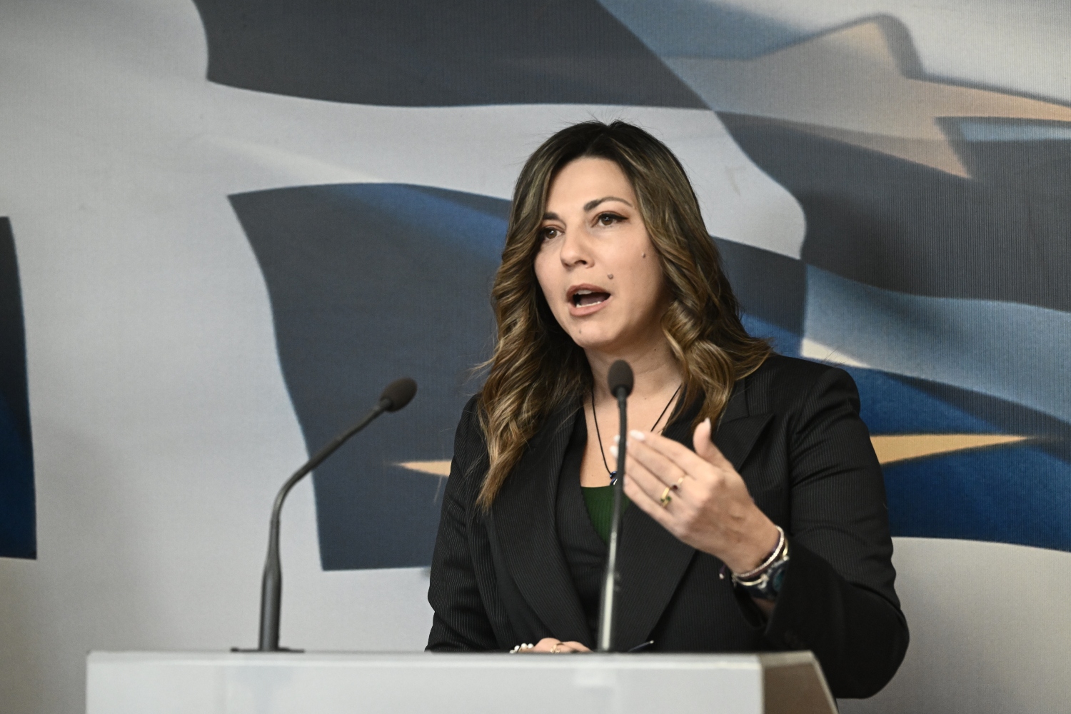 Ζαχαράκη για τα μέτρα για νέους γονείς: Δίνεται πλέον μόνιμα αυξημένο ποσό