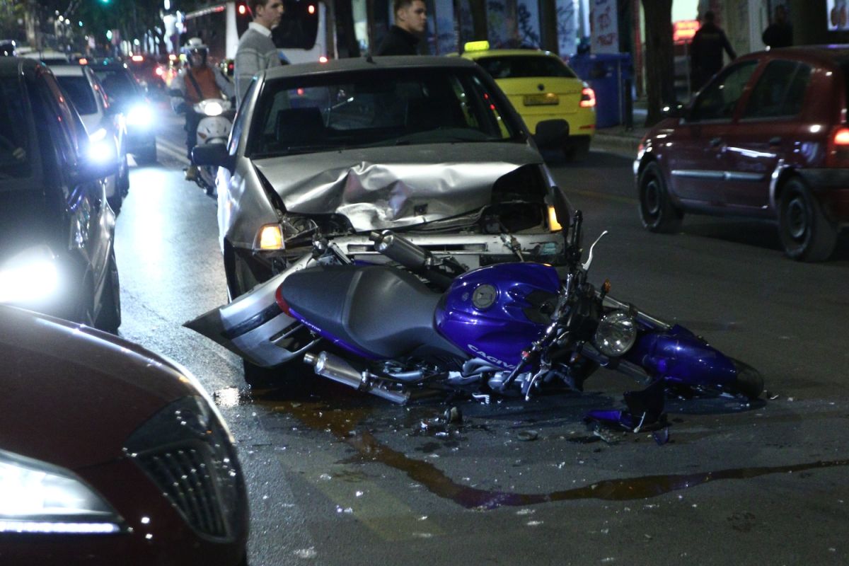 Σοκαριστικές εικόνες από τα δύο τροχαία μέσα σε λίγες ώρες με τέσσερις νεκρούς