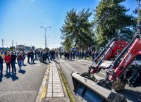 Κλειστή η Εθνική Οδός Αθηνών – Λαμίας από μπλόκο αγροτών: Από παρακαμπτήριους η κυκλοφορία