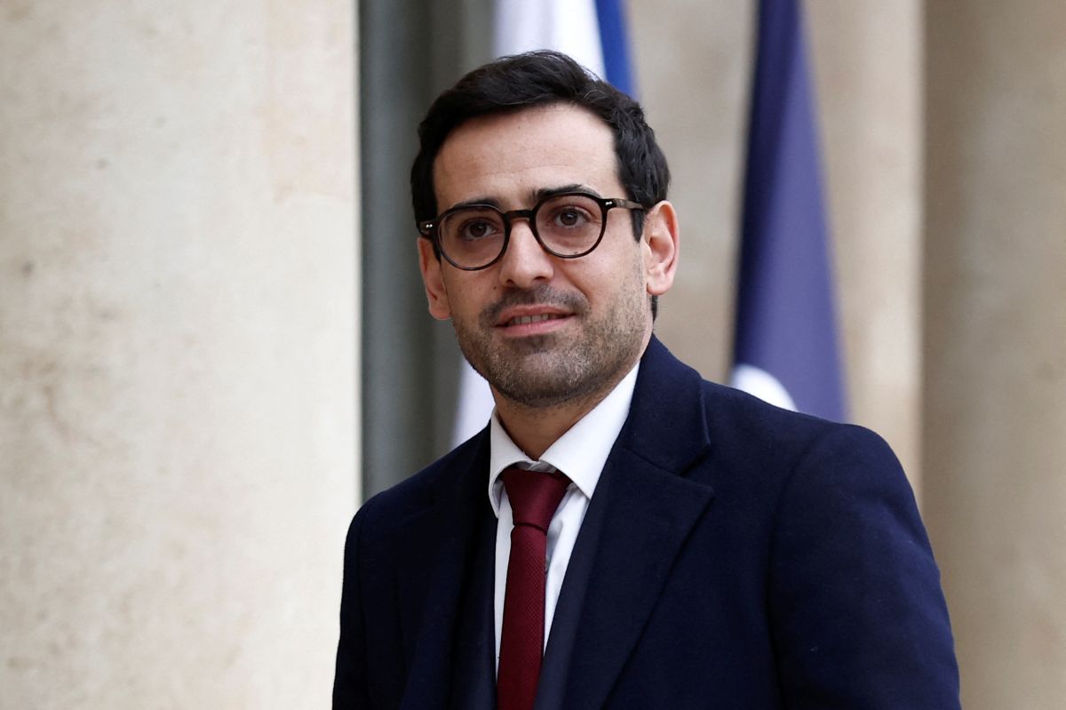 Στεφάν Σεζουρνέ: Ο υπουργός Εξωτερικών της Γαλλίας είναι δυσλεκτικός και το ομολογεί
