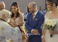 Παπάς μπέρδεψε την νύφη με την… κουμπάρα – Τι λέει το ζευγάρι που έγινε viral: ‘Ήταν λίγο σοκαριστικό’