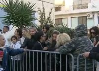 Η στιγμή που η μητέρα του Μπάμπη μαθαίνει ότι βρέθηκε η σορός [vid]