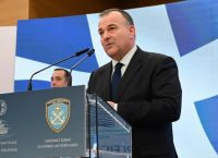 Παππάς: Βράβευσε όσους συμμετείχαν στην προσπάθεια εκκένωσης στις πυρκαγιές της Ρόδου