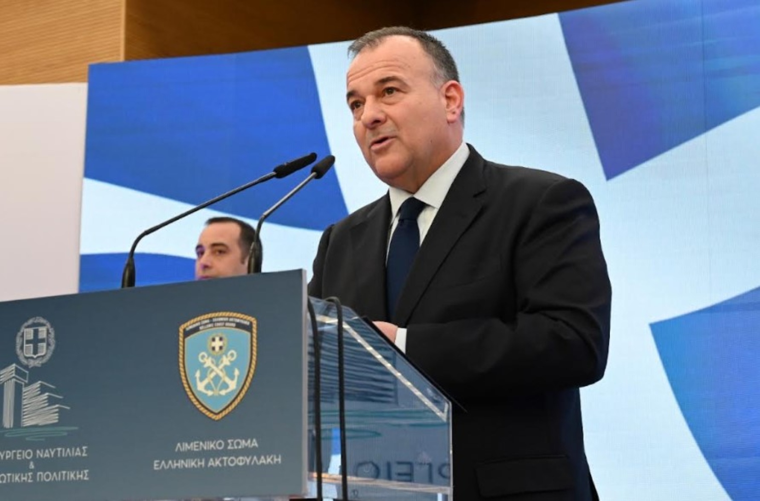 Παππάς: Βράβευσε όσους συμμετείχαν στην προσπάθεια εκκένωσης στις πυρκαγιές της Ρόδου