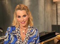 Τζένη Μπότση: «Κορίτσια, μην πειράζετε τα μούτρα σας, να ξεβάφεστε κάθε βράδυ»