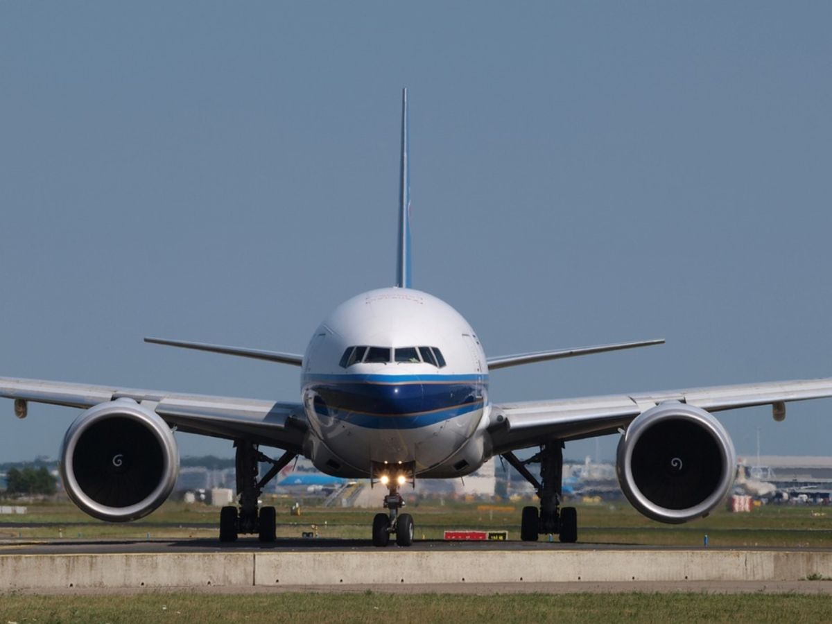 Boeing: Έφυγε ο μπροστινός τροχός αεροσκάφους ενώ ετοιμαζόταν για απογείωση