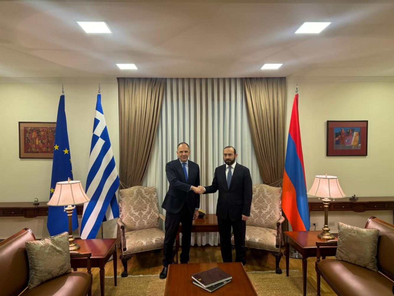 Γεραπετρίτης από Αρμενία: Ζήτημα αρχής να παρέχουμε αλληλεγγύη σε οποιονδήποτε είναι αμυνόμενος