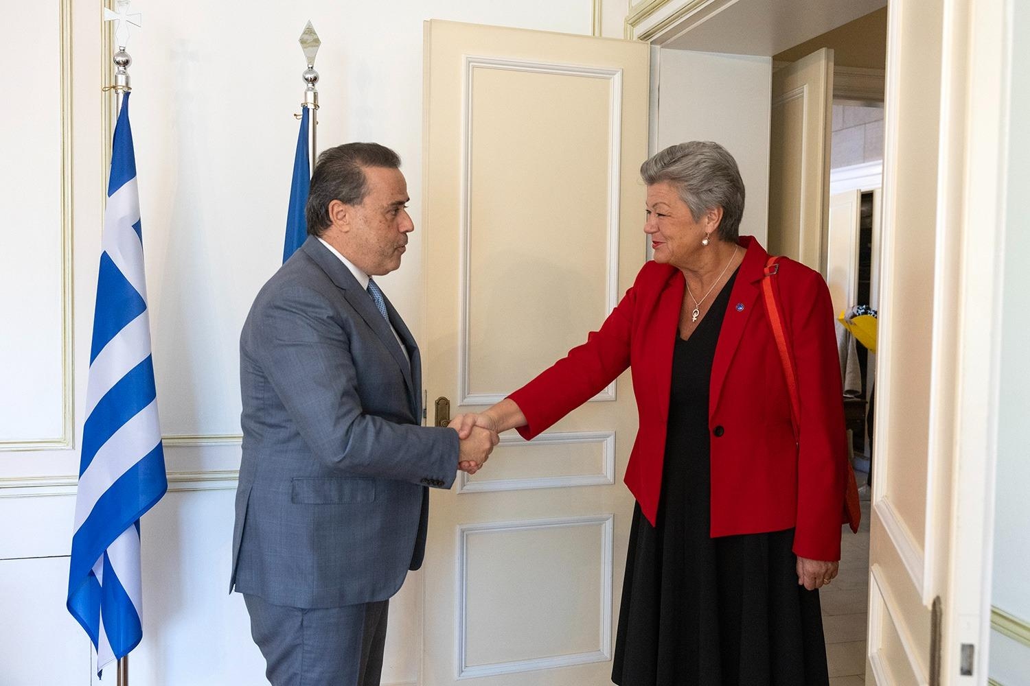 Παπασταύρου: Συναντήθηκε με την Επίτροπο Εσωτερικών Υποθέσεων της ΕΕ, Ίλβα Γιόχανσον