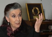 Νένα Μεντή: «Έπαιζα στα χαρτιά το επίδομα ανεργίας που μου έδινε ο κράτος»