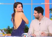 Τα «έχασε» ο Ετεοκλής με το καυτό τσιφτετέλι της Χατζίδου [vid]