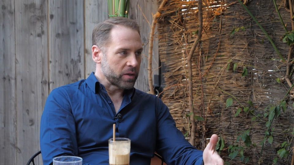 Γιάννης Μούτσιος: «Καταφέραμε να αποκτήσουμε την κόρη μας μετά από δύο αποτυχημένες εγκυμοσύνες»
