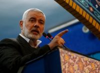 Χαμάς: Στην Αίγυπτο για ειρηνευτικές συνομιλίες ο αρχηγός της Χαμάς Ισμαήλ Χανίγια