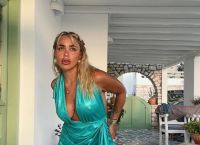 Κόνι Μεταξά: «Η πρώτη φορά που έκανα σεξ ήταν στα 14 μου και ήταν χάλια»
