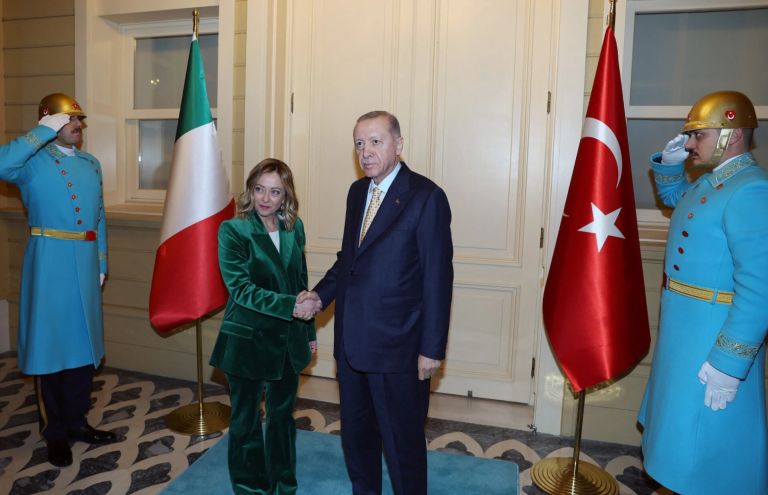 Συνάντηση Ερντογάν – Μελόνι: Επί τάπητος Μεσόγειος, Λιβύη και διμερείς σχέσεις