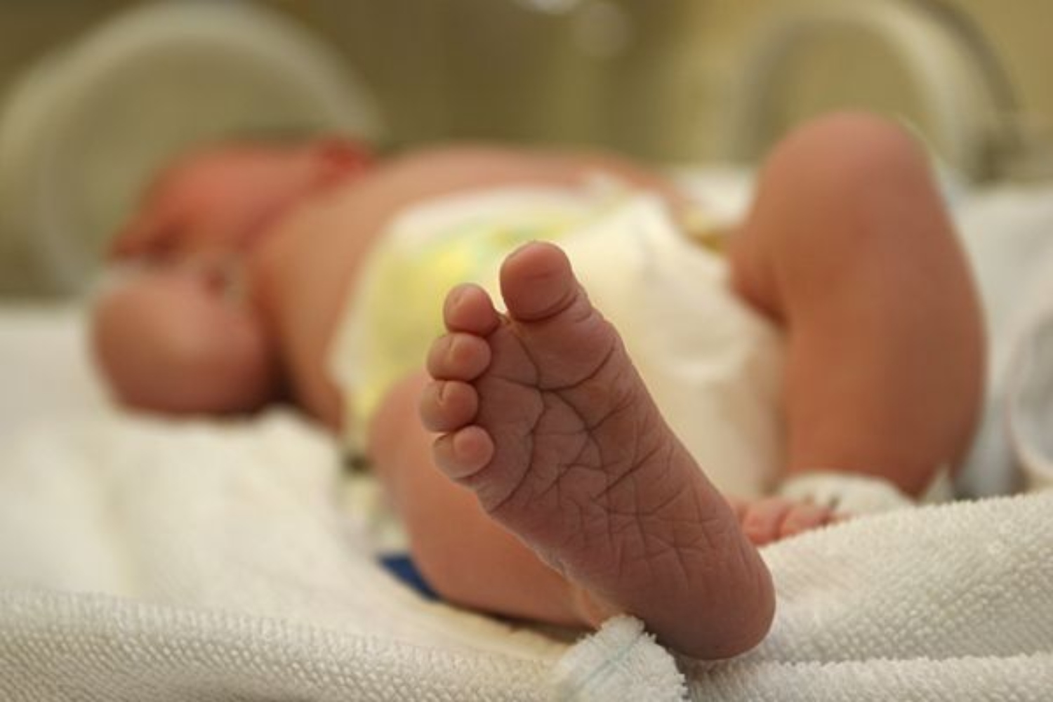 Ημαθία: Κάταγμα κρανίου και πολλαπλές κακώσεις έδειξε η ιατροδικαστική του 6 μηνών βρέφους