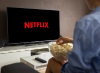 Κέρδισε τη μάχη των δανεικών κωδικών η Netflix
