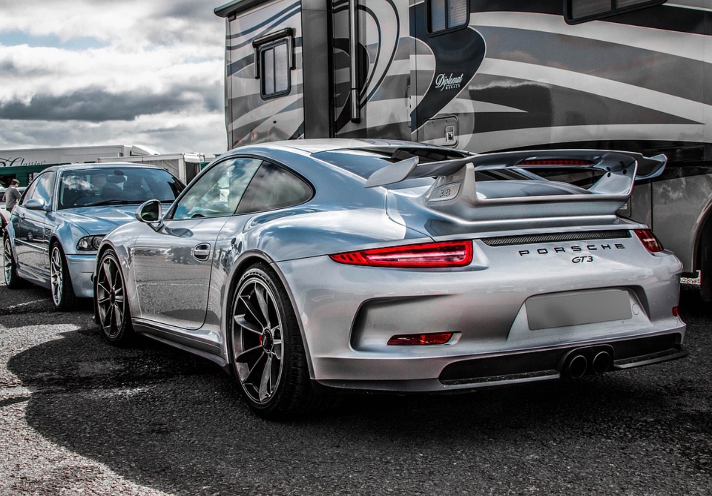Porsche: Η απογοήτευση των επενδυτών και οι επιλογές που κάνουν ορισμένους επενδυτές να αμφιβάλλουν