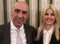 Παντρεύτηκαν στο δημαρχείο Έλενα Ράπτη και Γιάννης Μπρατάκος