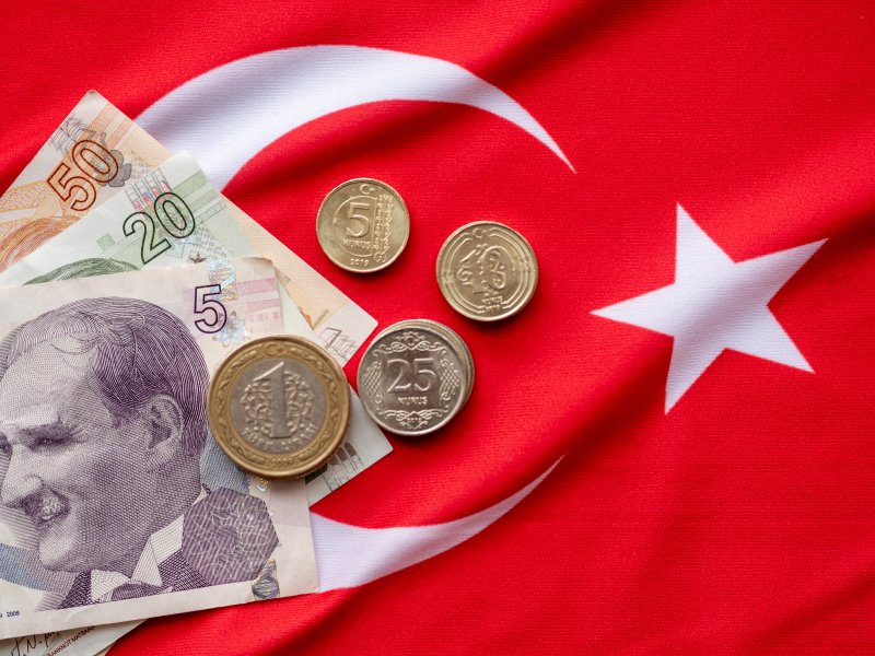 Τουρκική λίρα: Έσπασε το φράγμα των 30 δολαρίων