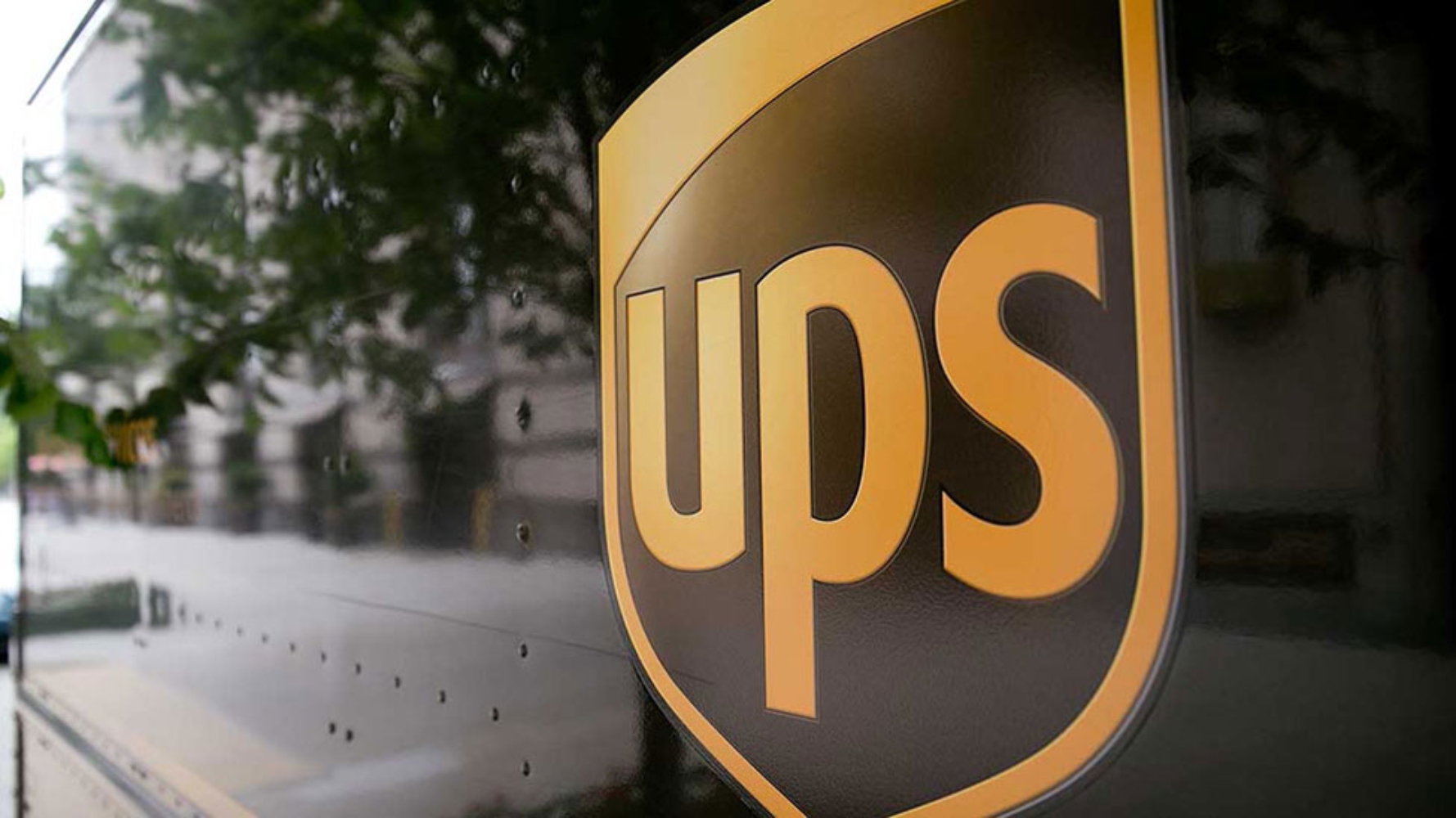 UPS: Απολύει 12.000 εργαζόμενους