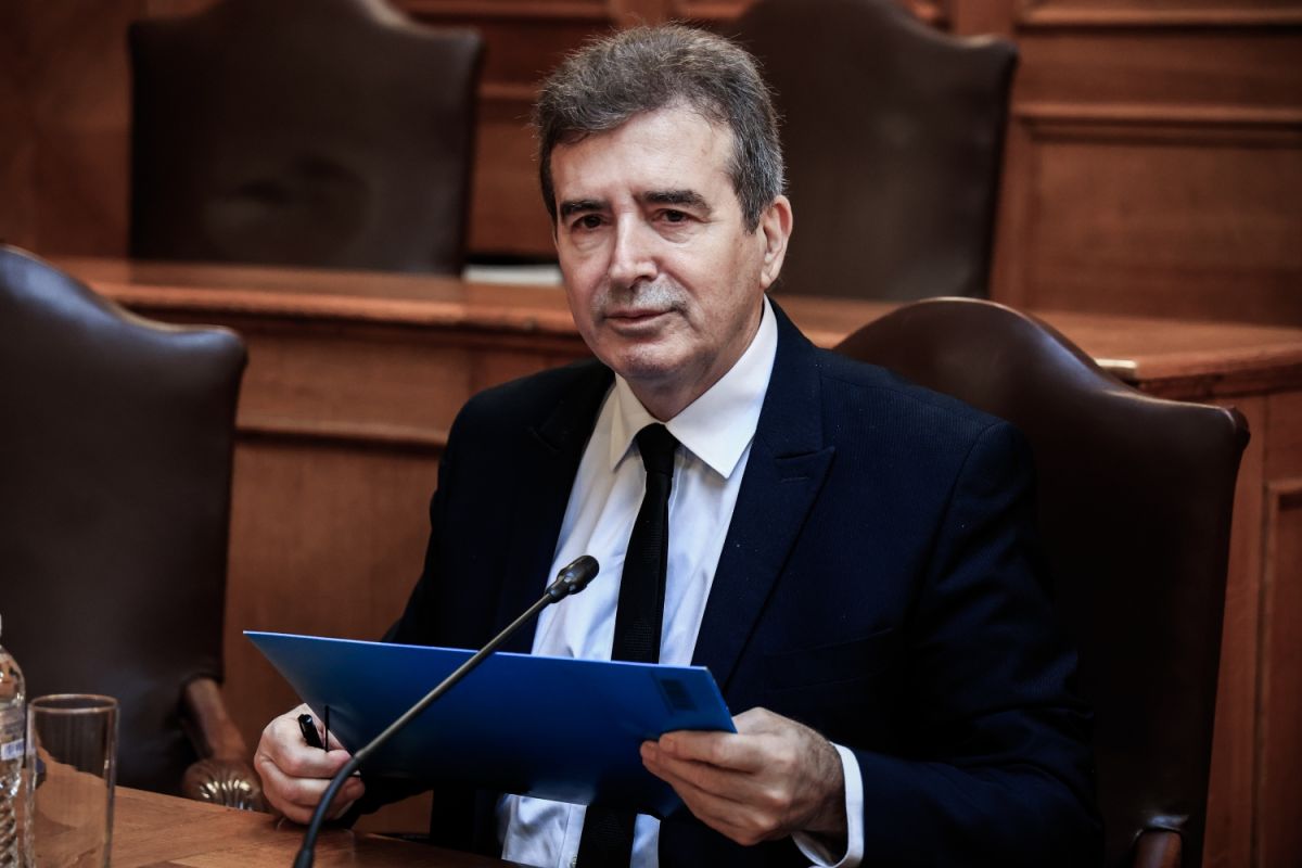 Χρυσοχοΐδης για αγρότες: Στο κέντρο θα βρεθεί λογικός αριθμός τρακτέρ