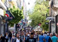 Η ακρίβεια στο επίκεντρο της πολιτικής αντιπαράθεσης