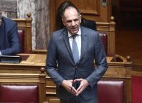 Γεραπετρίτης: Περιοδεία στον αραβικό κόσμο