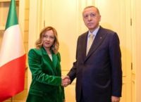 Ο Ερντογάν υπόσχεται στην Μελόνι να μειώσει τις μεταναστευτικές ροές