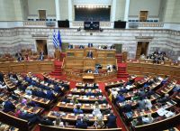 Γάμος ομόφυλων ζευγαριών: Πιθανή η νομοθέτηση πριν τις ευρωεκλογές