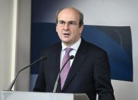 Ποια τα πρόσθετα μέτρα στήριξης των νέων γονέων