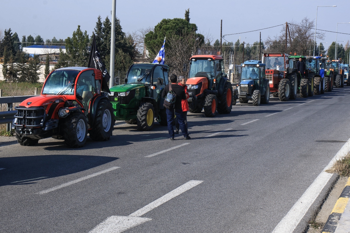 Η ώρα των τρακτέρ – Σταθερή στις θέσεις της η κυβέρνηση