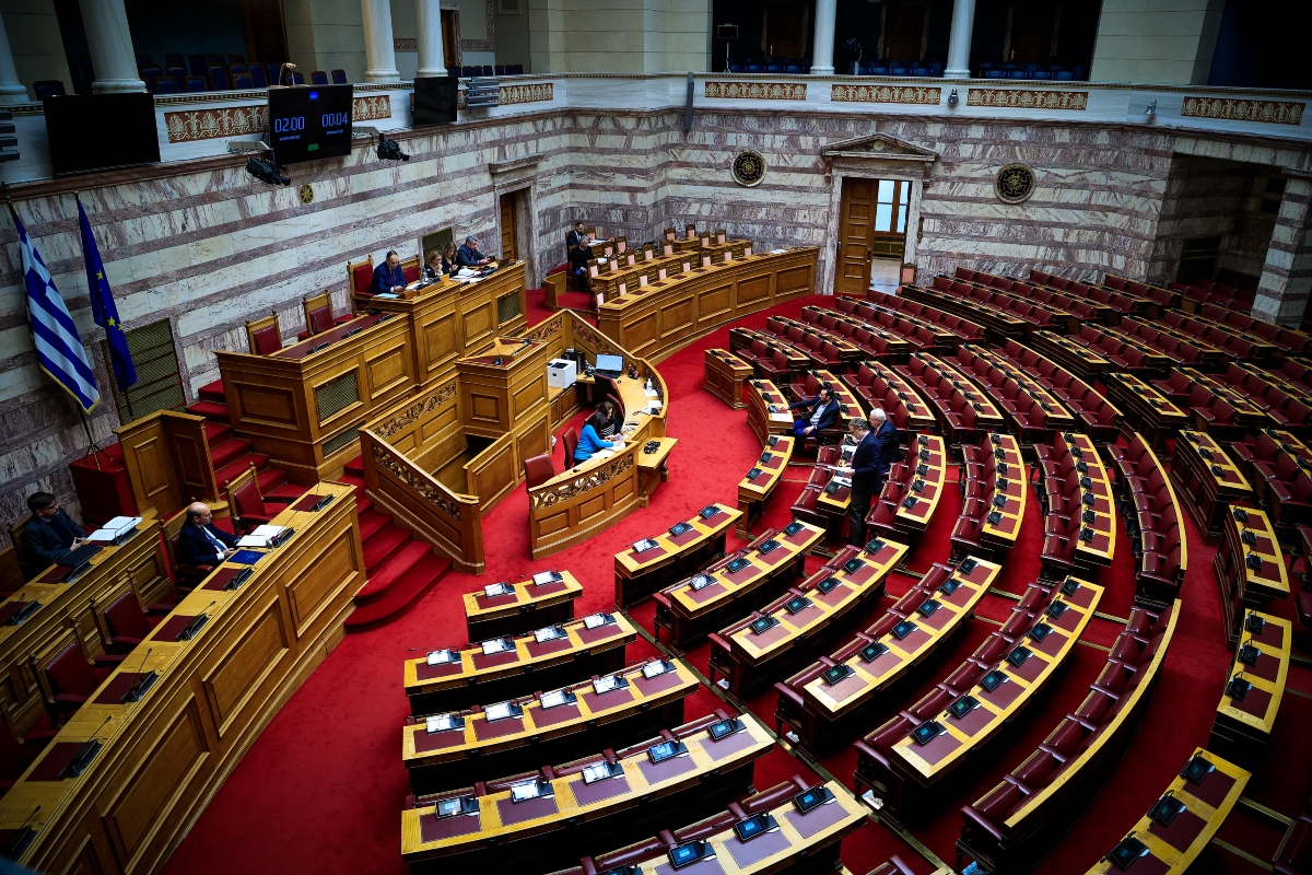 Σε εξέλιξη στη Βουλή η διήμερη συζήτηση του νομοσχεδίου για τον νέο Ποινικό Κώδικα [vid]