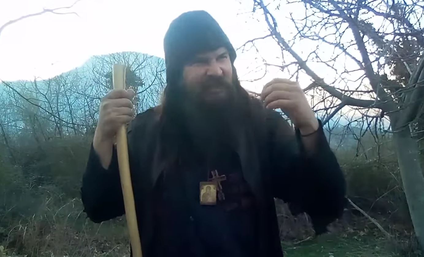 Κορινθία – Ρασοφόρος Κλεομένης: «Δεν έχω καμία σχέση με την κόρη του “παλαιοχριστιανού” ούτε παιδί μαζί της»