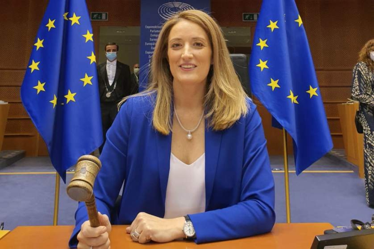 Μέτσολα: Στις 12μμ θα μιλήσει στη Βουλή των Ελλήνων