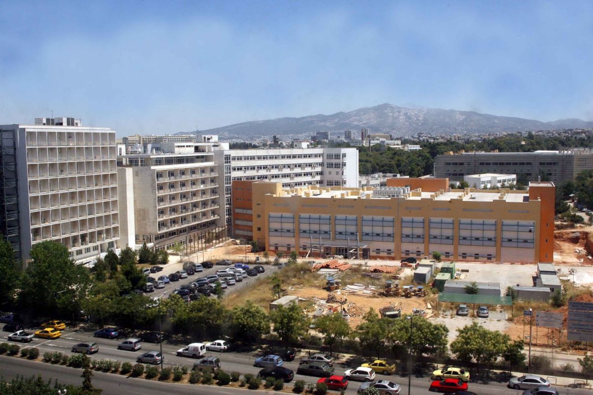 Στρατιωτικοί γιατροί: Μπόνους 1.800 ευρώ τον μήνα για υπηρεσία σε νοσοκομεία του ΕΣΥ
