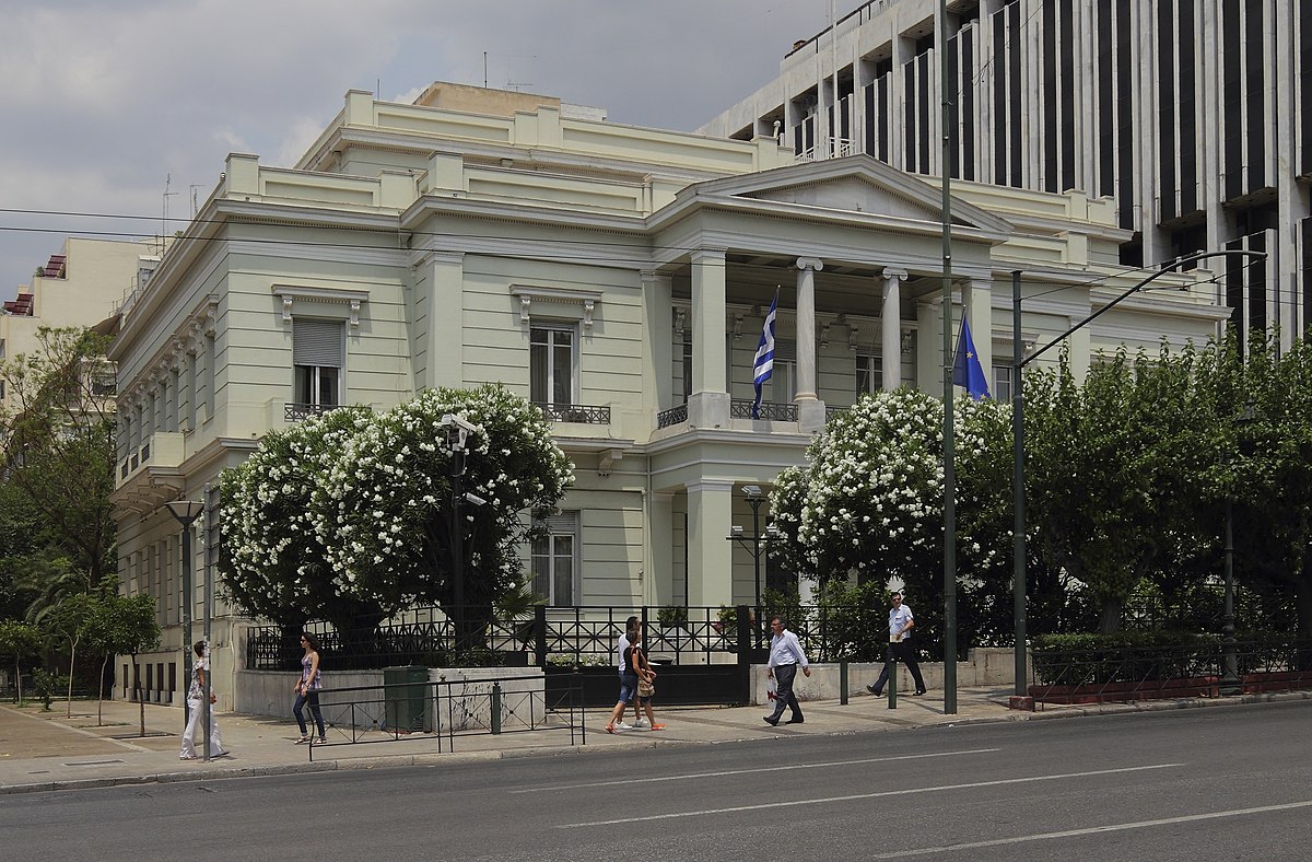 FM: Greece ‘determined to continue supporting Ukraine’