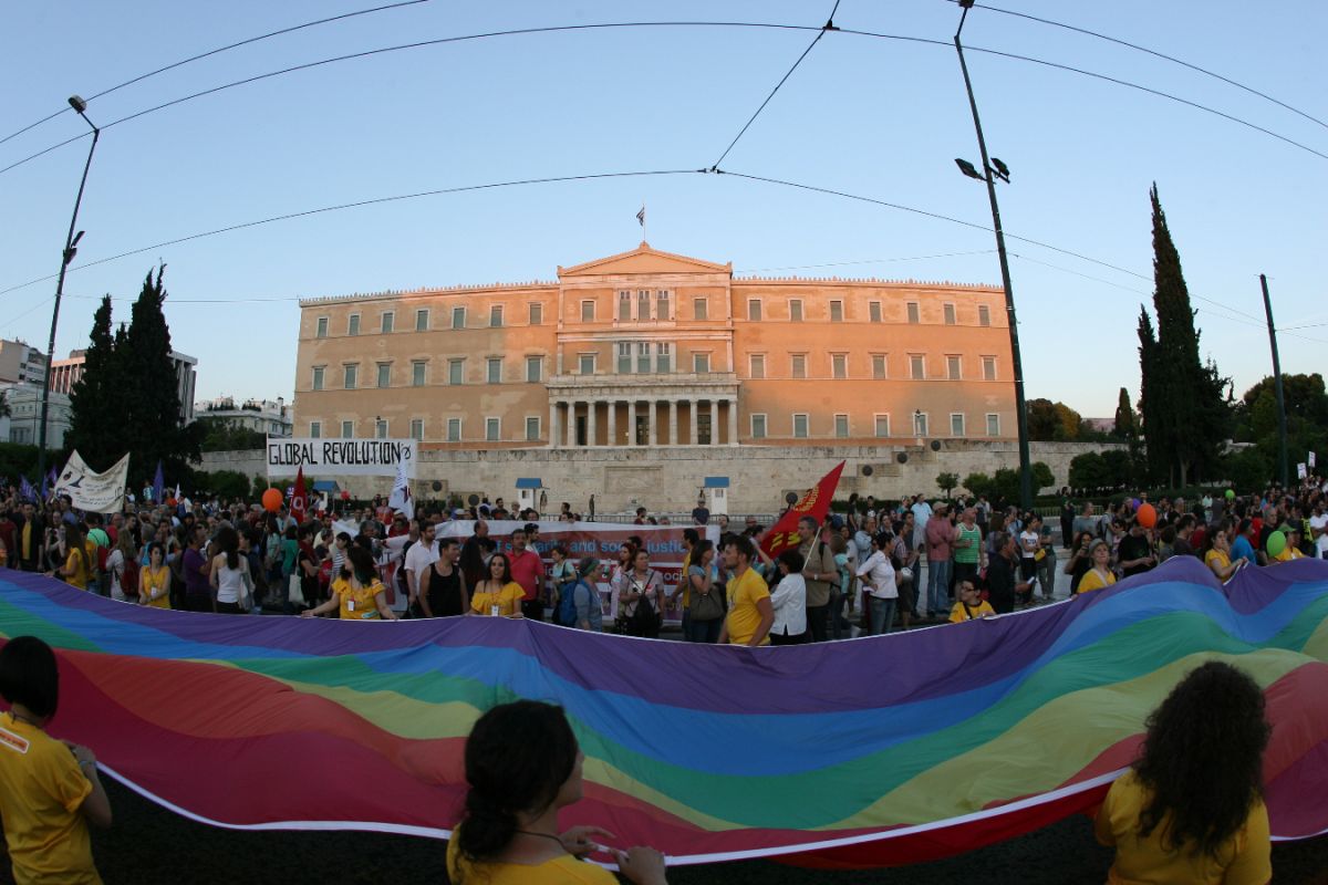 Γάμος ομόφυλων ζευγαριών: Κατατέθηκε από 21 βουλευτές αίτημα ονομαστικής ψηφοφορίας