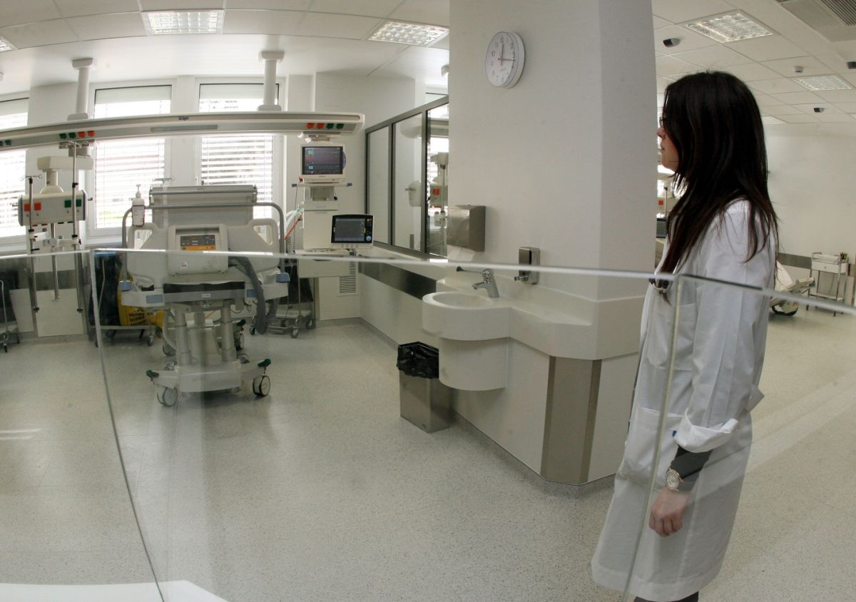 ΕΣΥ: Αυξάνονται οι αποζημιώσεις για εφημερίες και το ανώτατο όριο αποδοχών για τους γιατρούς