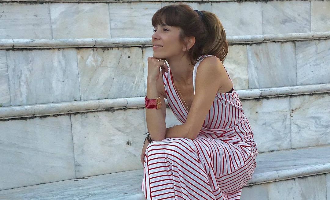 Μυρτώ Αλικάκη: «Ζούμε σε μία κοινωνία που επιτάσσει να είμαστε τέλειοι ή μόνο νέοι» [vid]