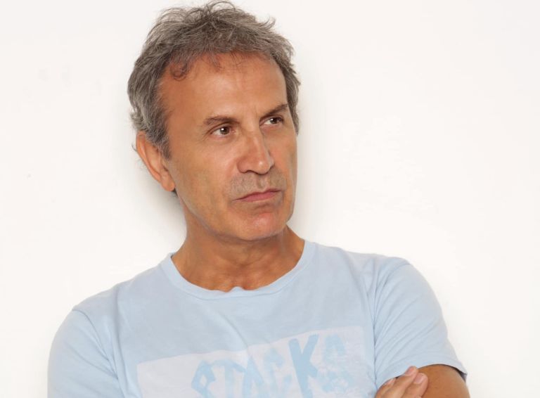 Ο νέος εκνευρισμός του Γιώργου Νταλάρα με τους δημοσιογράφους – Να σας χαίρονται οι δικοί σας