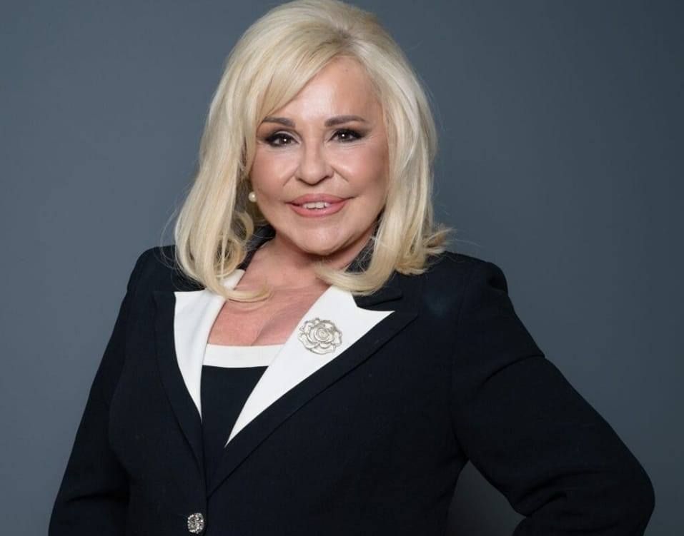 Μπέσσυ Αργυράκη: «Όταν γέννησα την κόρη ο άντρας μου πήρε πλυντήριο ενώ στο γιο δαχτυλίδι»