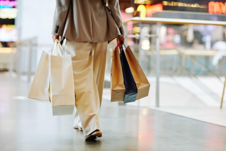 2023 Greek Trade Report: Expensive Food Overtakes Spending on Clothes, Shoes, and Appliances