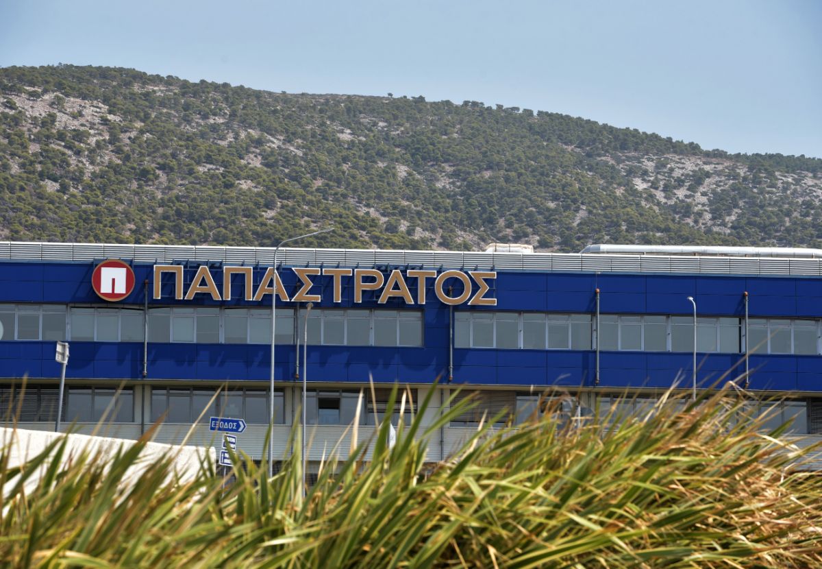 Παπαστράτος: Το τσιγάρο βλάπτει σοβαρά… και τις διαπροσωπικές σχέσεις